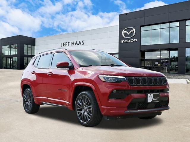 Photo of 2023 Redline Pearlcoat Jeep Compass