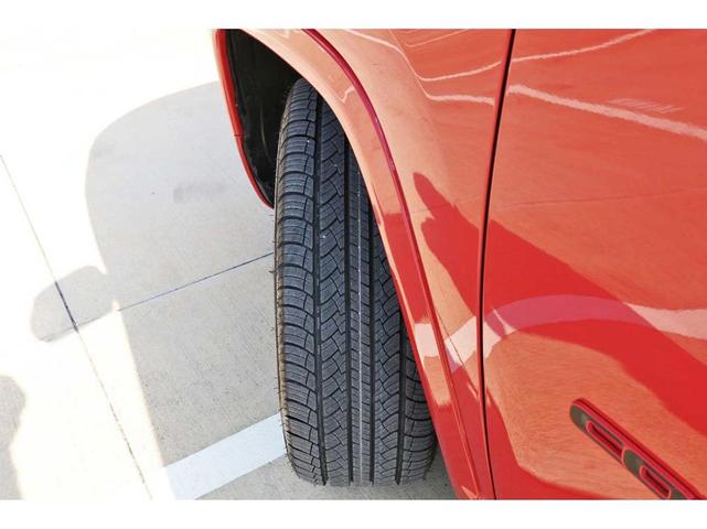 Photo of 2023 Redline Pearlcoat Jeep Compass