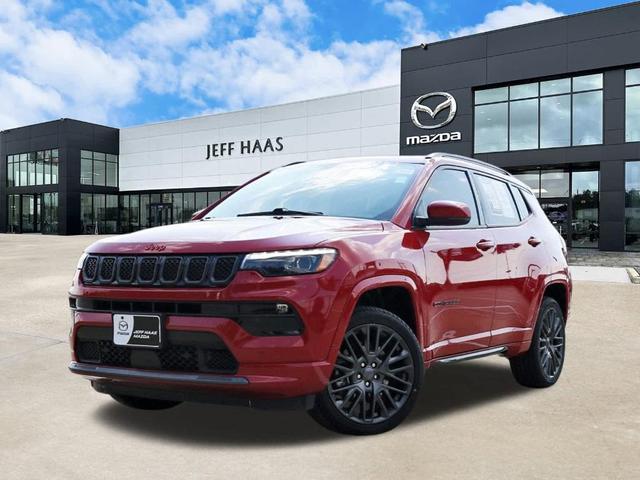 Photo of 2023 Redline Pearlcoat Jeep Compass
