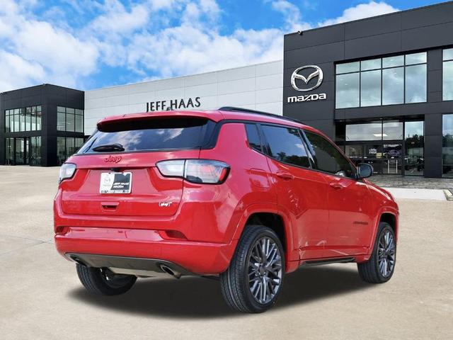 Photo of 2023 Redline Pearlcoat Jeep Compass
