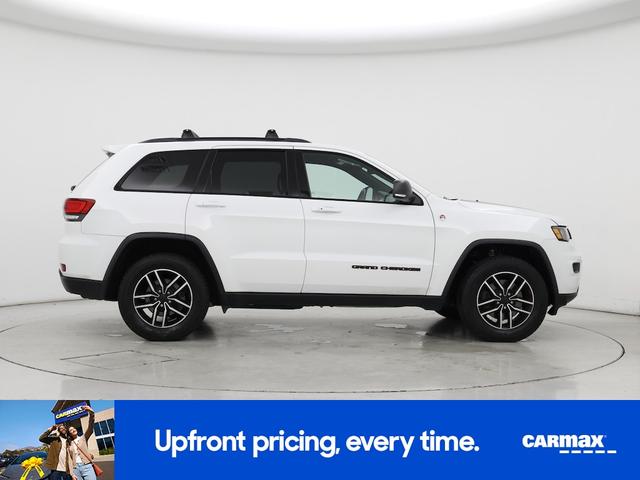 Photo of 2019 White Jeep Grand Cherokee
