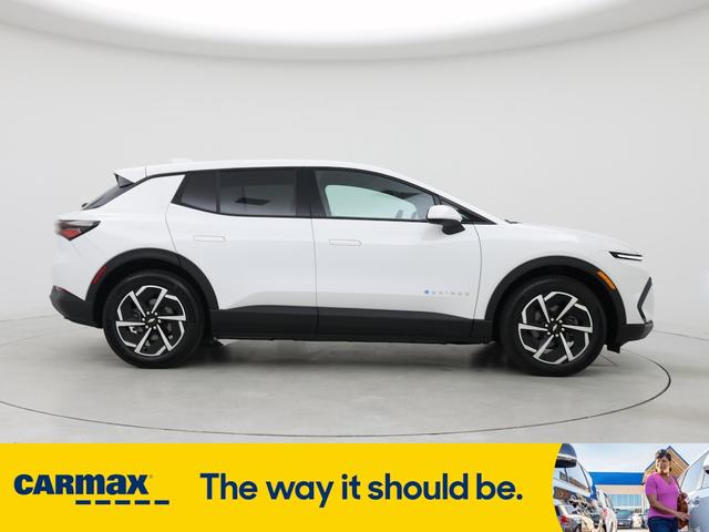 Photo of 2025 White Chevrolet Equinox EV