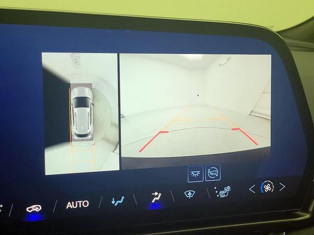 Photo of 2025 White Chevrolet Equinox EV