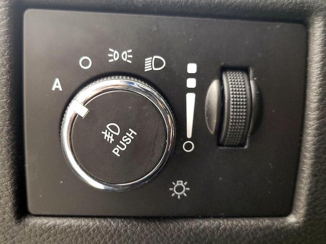 Photo of 2018 White Jeep Grand Cherokee