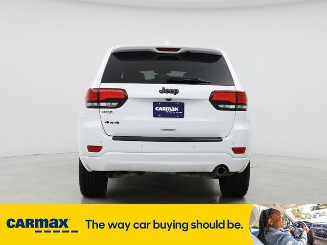 Photo of 2018 White Jeep Grand Cherokee