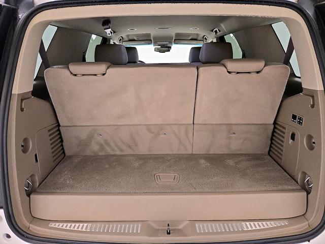 Photo of 2017 White GMC Yukon
