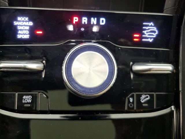 Photo of 2023 White Jeep Grand Cherokee 4xe