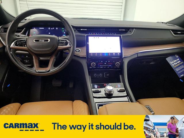 Photo of 2023 White Jeep Grand Cherokee 4xe