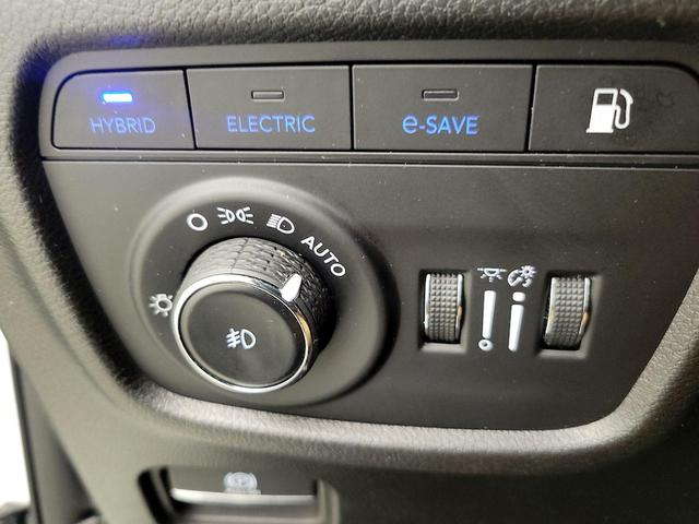 Photo of 2023 White Jeep Grand Cherokee 4xe