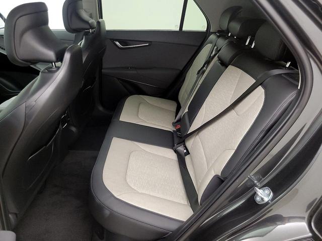 Photo of 2025 Gray Kia Niro