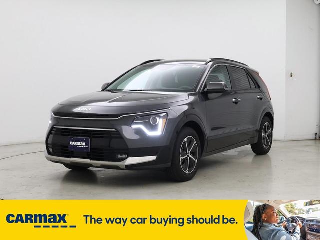 Photo of 2025 Gray Kia Niro