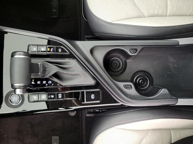 Photo of 2025 Gray Kia Niro