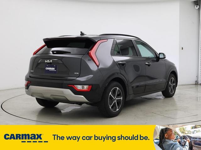 Photo of 2025 Gray Kia Niro