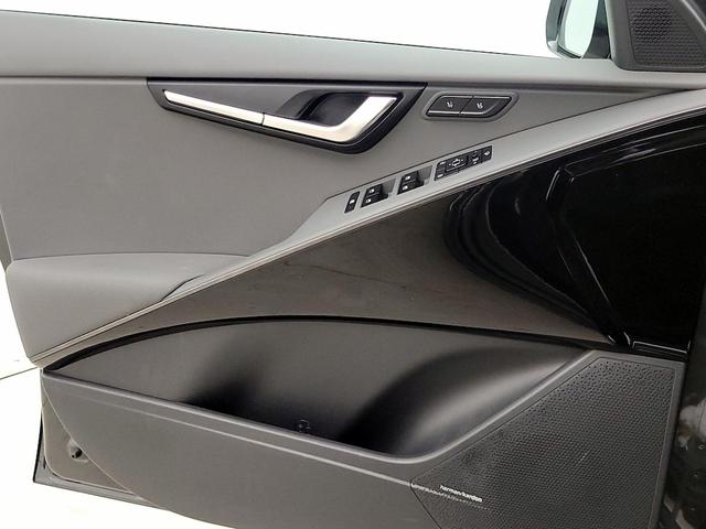 Photo of 2025 Gray Kia Niro