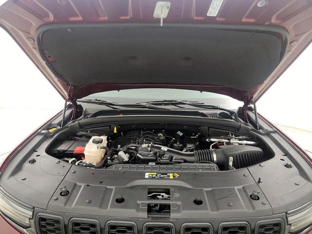 Photo of 2022 Burgundy Jeep Grand Cherokee L