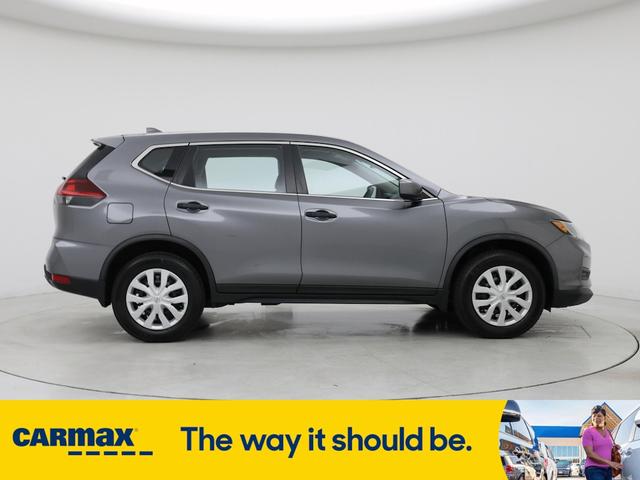 Photo of 2018 Gray Nissan Rogue