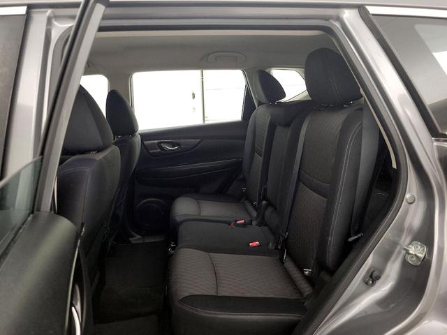 Photo of 2018 Gray Nissan Rogue