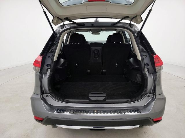 Photo of 2018 Gray Nissan Rogue