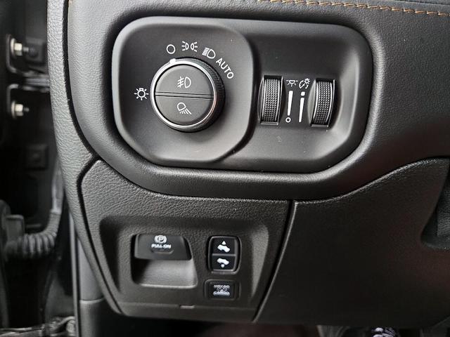 Photo of 2021 Black RAM 1500
