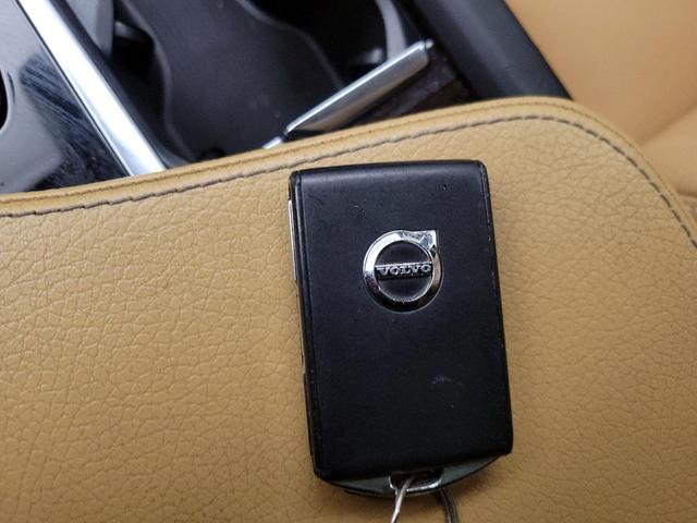 Photo of 2016 Black Volvo XC90