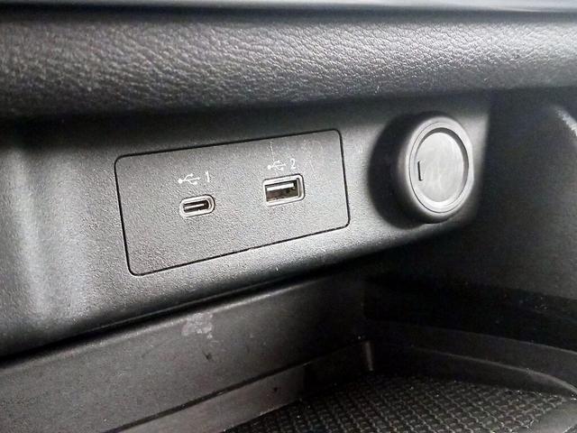 Photo of 2023 White Nissan Rogue