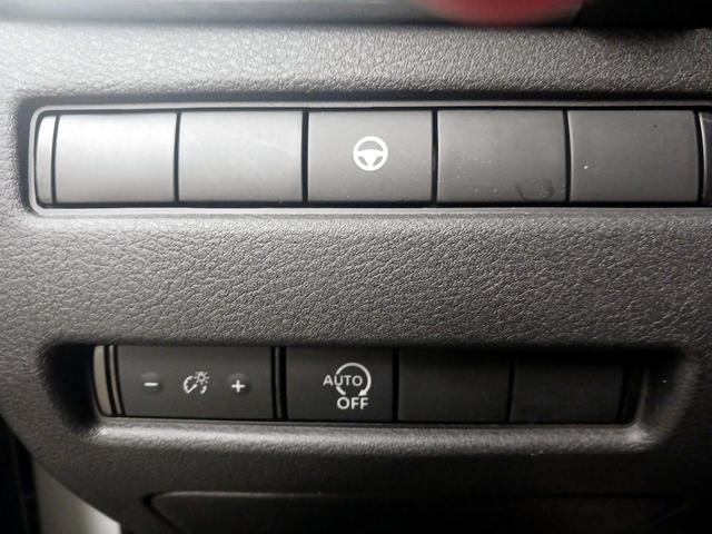 Photo of 2023 White Nissan Rogue