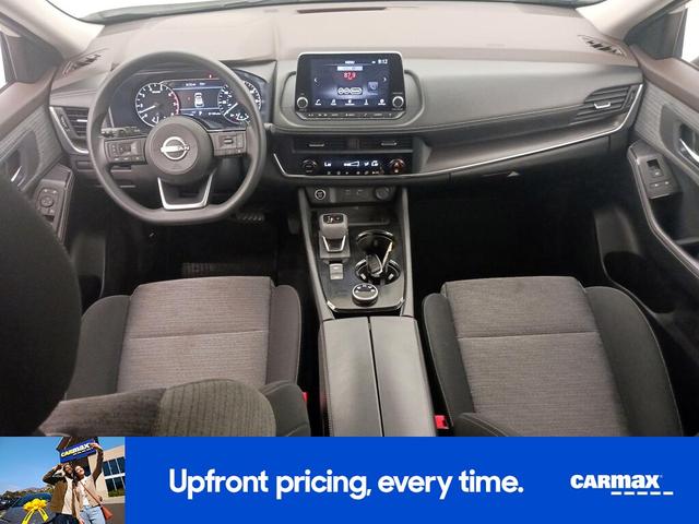 Photo of 2023 White Nissan Rogue