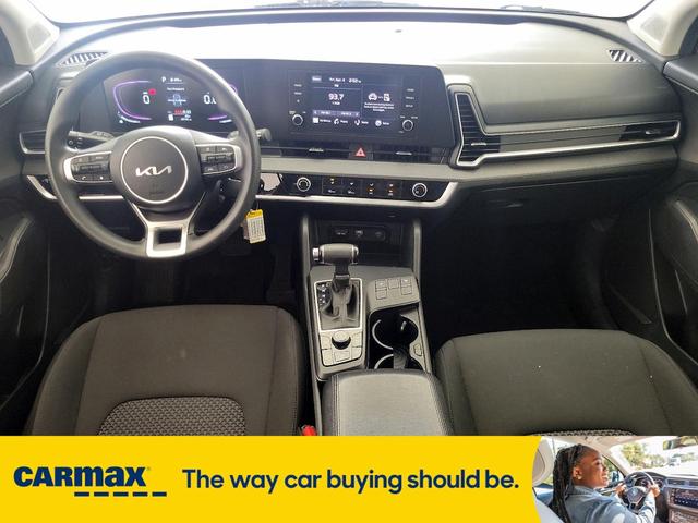 Photo of 2023 White Kia Sportage