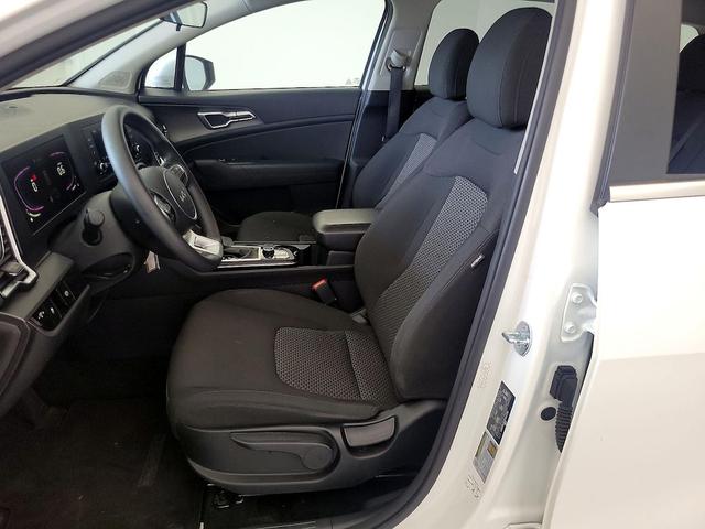 Photo of 2023 White Kia Sportage