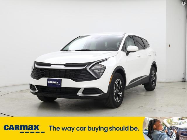 Photo of 2023 White Kia Sportage