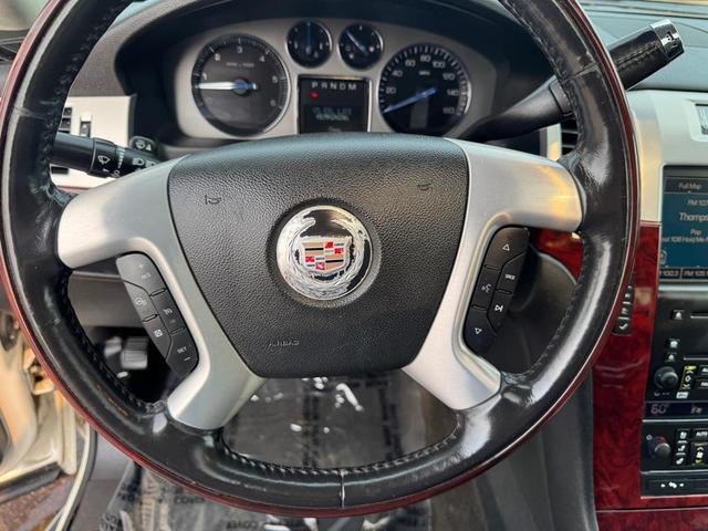 Photo of 2008 White Cadillac Escalade EXT
