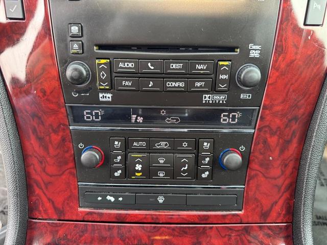 Photo of 2008 White Cadillac Escalade EXT