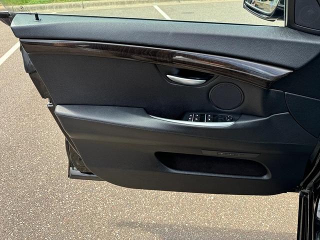 Photo of 2017 Black BMW 535 Gran Turismo