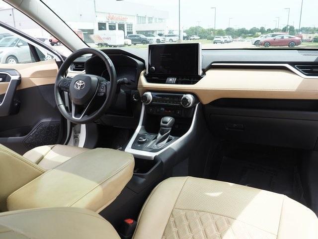 Photo of 2023 Ice Toyota RAV4 Hybrid