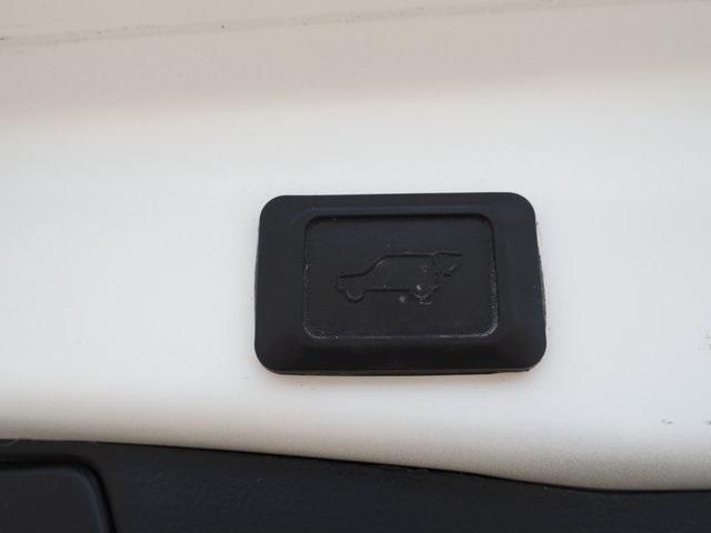 Photo of 2023 Ice Toyota RAV4 Hybrid