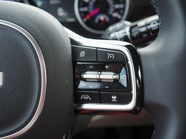 Photo of 2024 Snow White Pearl Kia Carnival