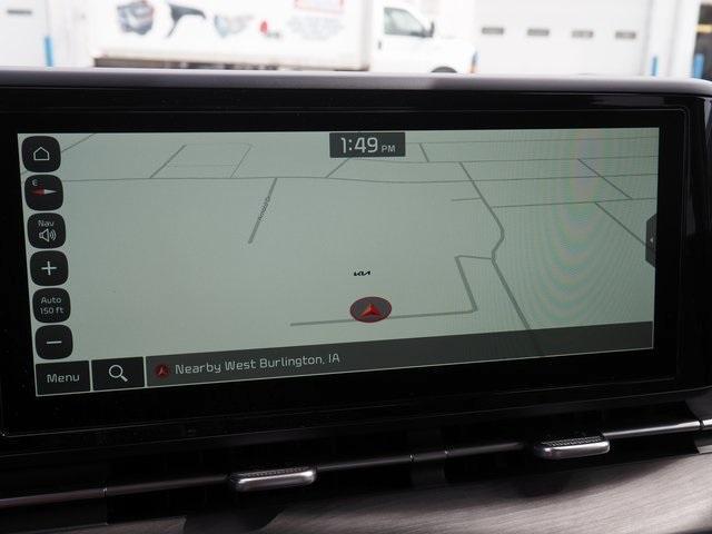 Photo of 2024 Snow White Pearl Kia Carnival