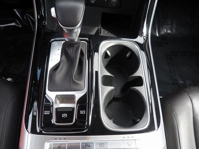 Photo of 2024 Snow White Pearl Kia Carnival