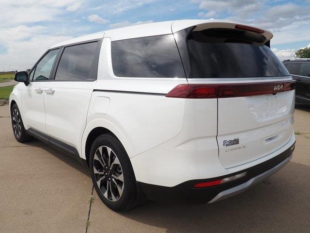 Photo of 2024 Snow White Pearl Kia Carnival