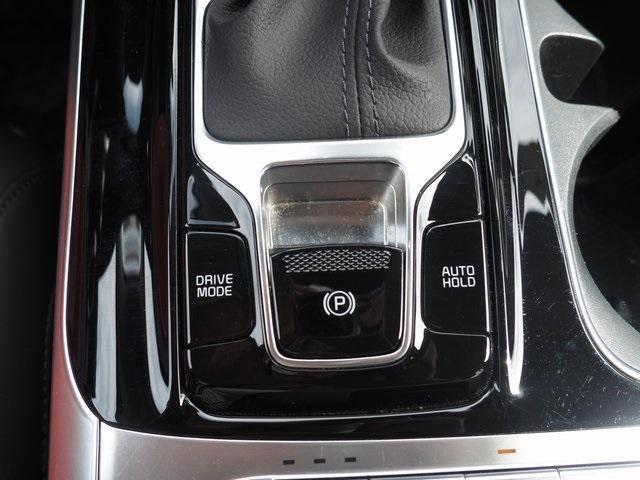 Photo of 2024 Snow White Pearl Kia Carnival