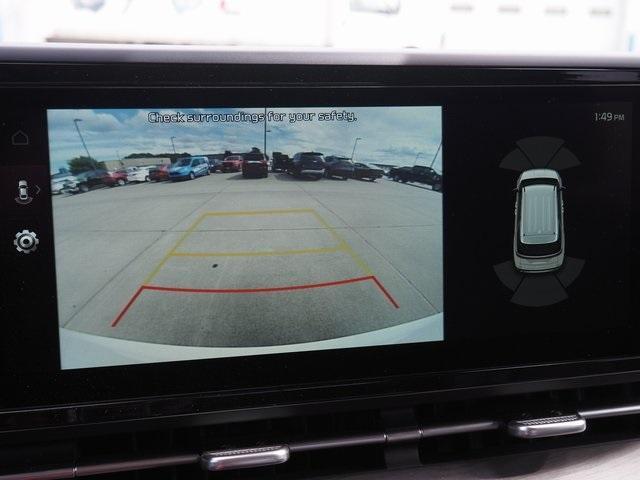 Photo of 2024 Snow White Pearl Kia Carnival
