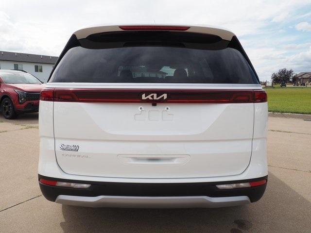 Photo of 2024 Snow White Pearl Kia Carnival