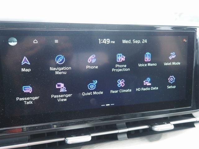Photo of 2024 Snow White Pearl Kia Carnival