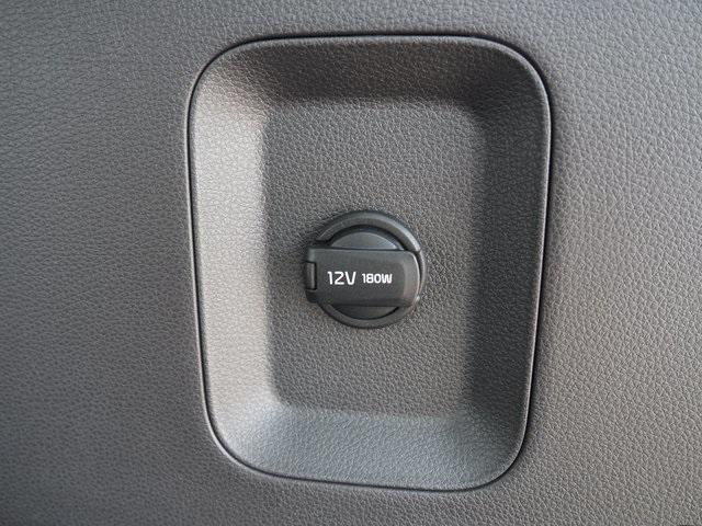 Photo of 2024 Snow White Pearl Kia Carnival