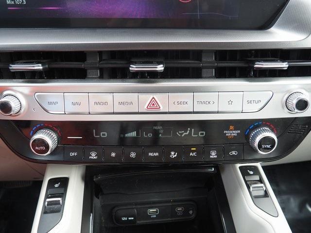 Photo of 2023 Midnight Black Kia Telluride