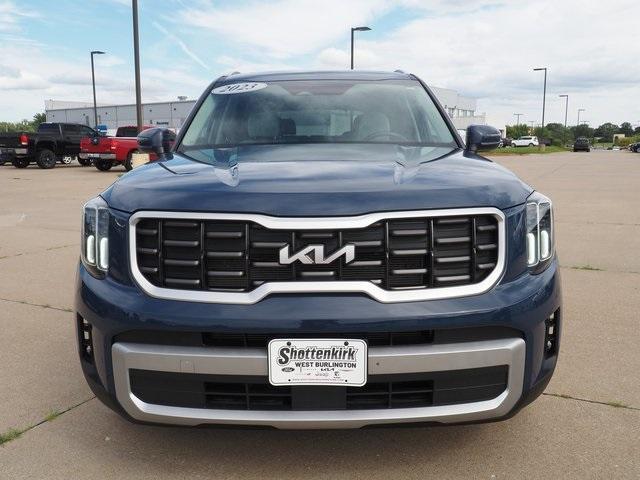 Photo of 2023 Midnight Black Kia Telluride