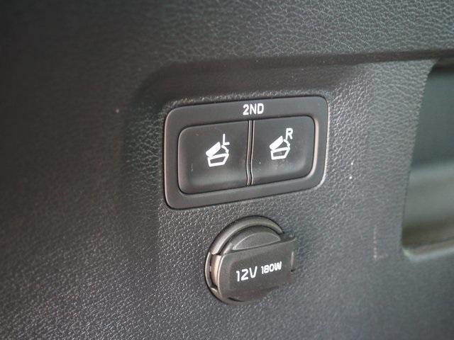 Photo of 2023 Midnight Black Kia Telluride
