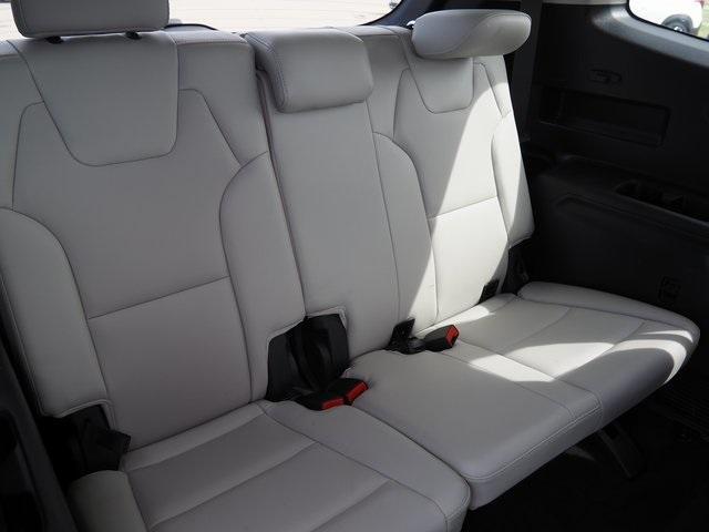 Photo of 2023 Midnight Black Kia Telluride