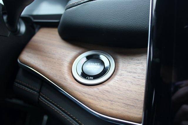Photo of 2025 Bright White Clearcoat Jeep Grand Cherokee L