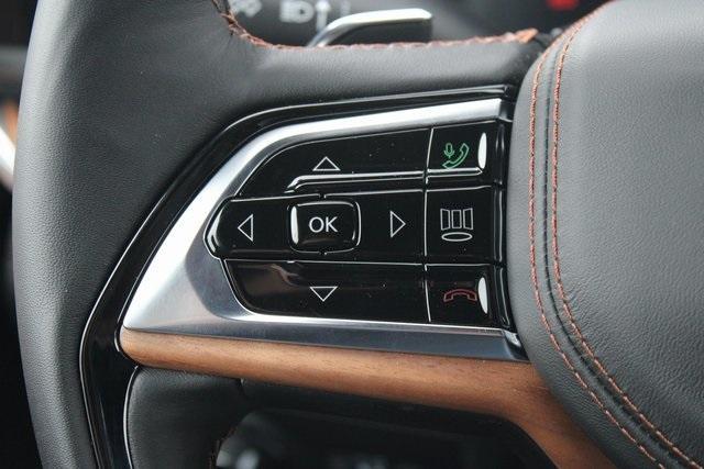 Photo of 2025 Bright White Clearcoat Jeep Grand Cherokee L